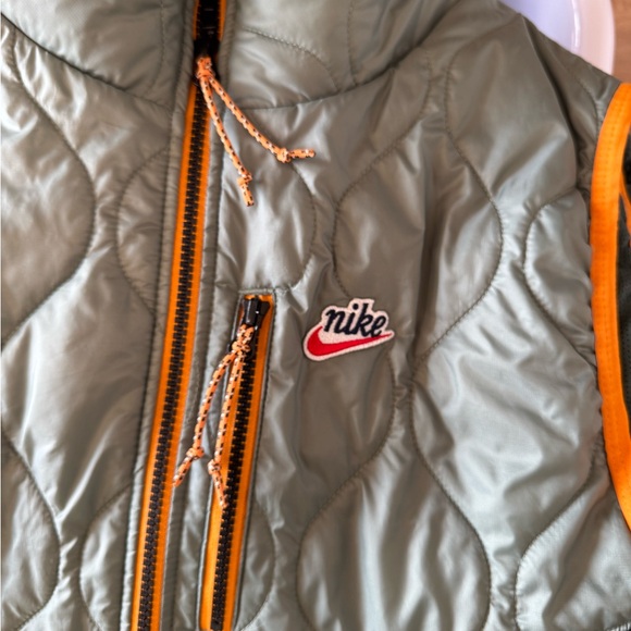 Nike Heritage Sherpa Quilted Fleece Vest Green - Picture 4 of 6